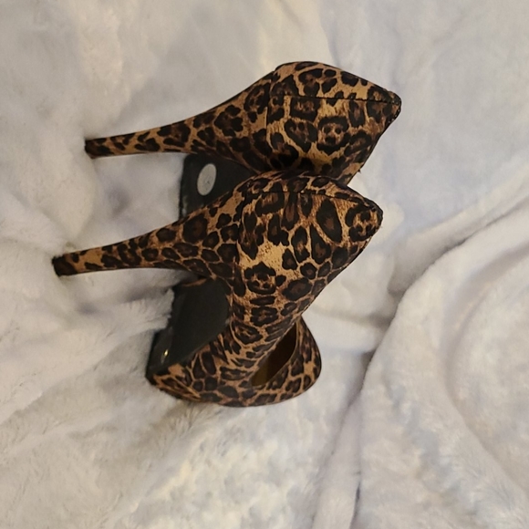 Charlotte Russe leopard heels - Picture 3 of 6